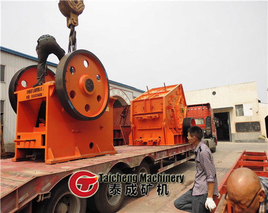 PE750*1050 Jaw crusher shipping to Pakistan